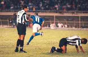 FBIO JNIOR: tinha 20 anos quando fez trs gols na vitria por 3 a 2 sobre o Atltico, no Mineiro, pela final do Campeonato Mineiro de 1998. O Cruzeiro se sagrou campeo da competio.