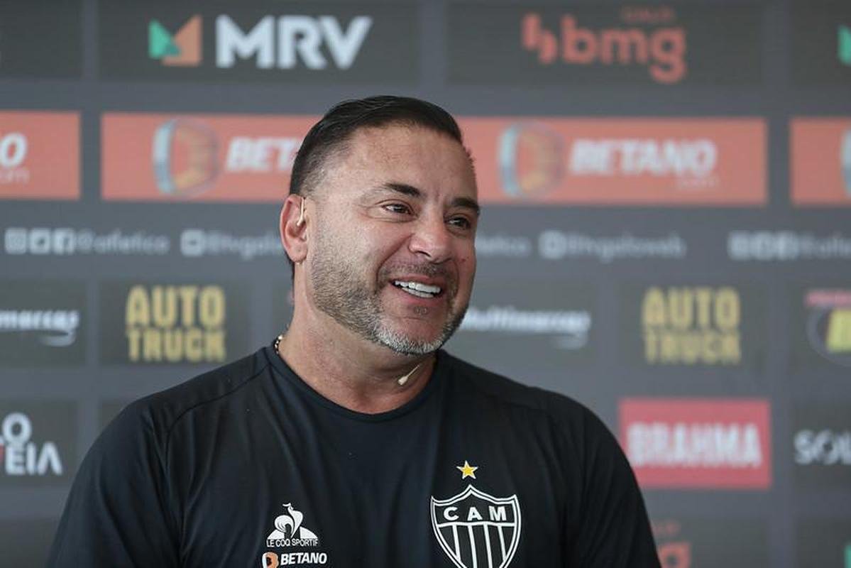 O tcnico argentino Antonio 'El Turco' Mohamed foi campeo mineiro pelo Atltico em 2022