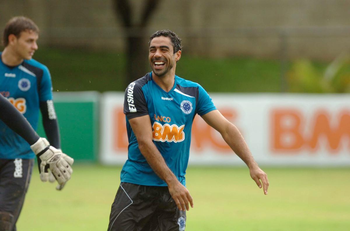 André Dias (atacante) - após deixar o Al Ain, dos Emirados Árabes Unidos, teve passagem rápida pelo Cruzeiro no primeiro semestre de 2011. Em sete jogos, marcou dois gols.