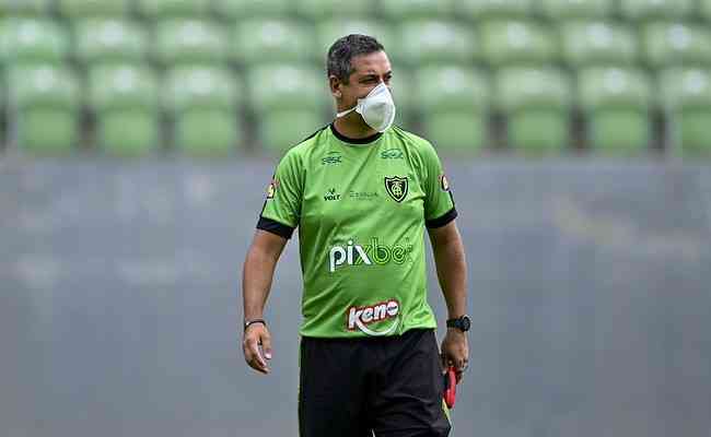 Marquinhos Santos acredita que Amrica 'vem jogando bem' mesmo em fase com maus resultados
