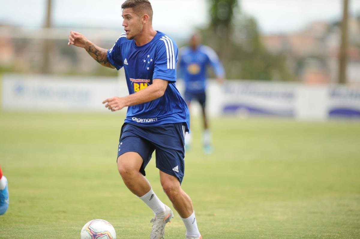 Com gol de Judivan e sob olhares dos membros do Ncleo Dirigente Transitrio, Raposa bateu o Bugre por 1 a 0
