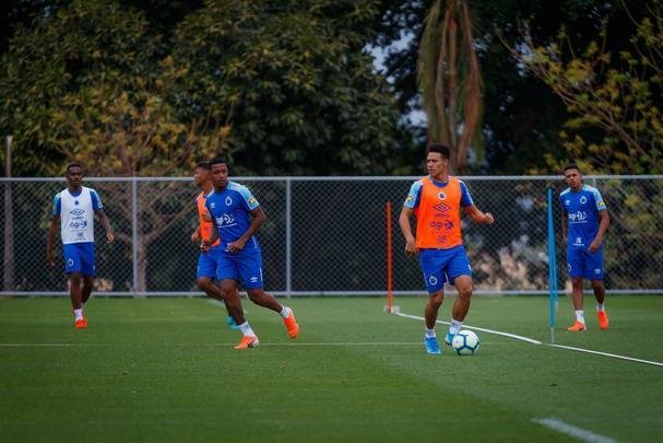 Treino do Cruzeiro nesta segunda-feira, na Toca da Raposa II. Time de Rogrio Ceni enfrenta o Cear na quarta-feira, s 19h30, no Castelo, em Fortaleza, pela 21 rodada do Campeonato Brasileiro