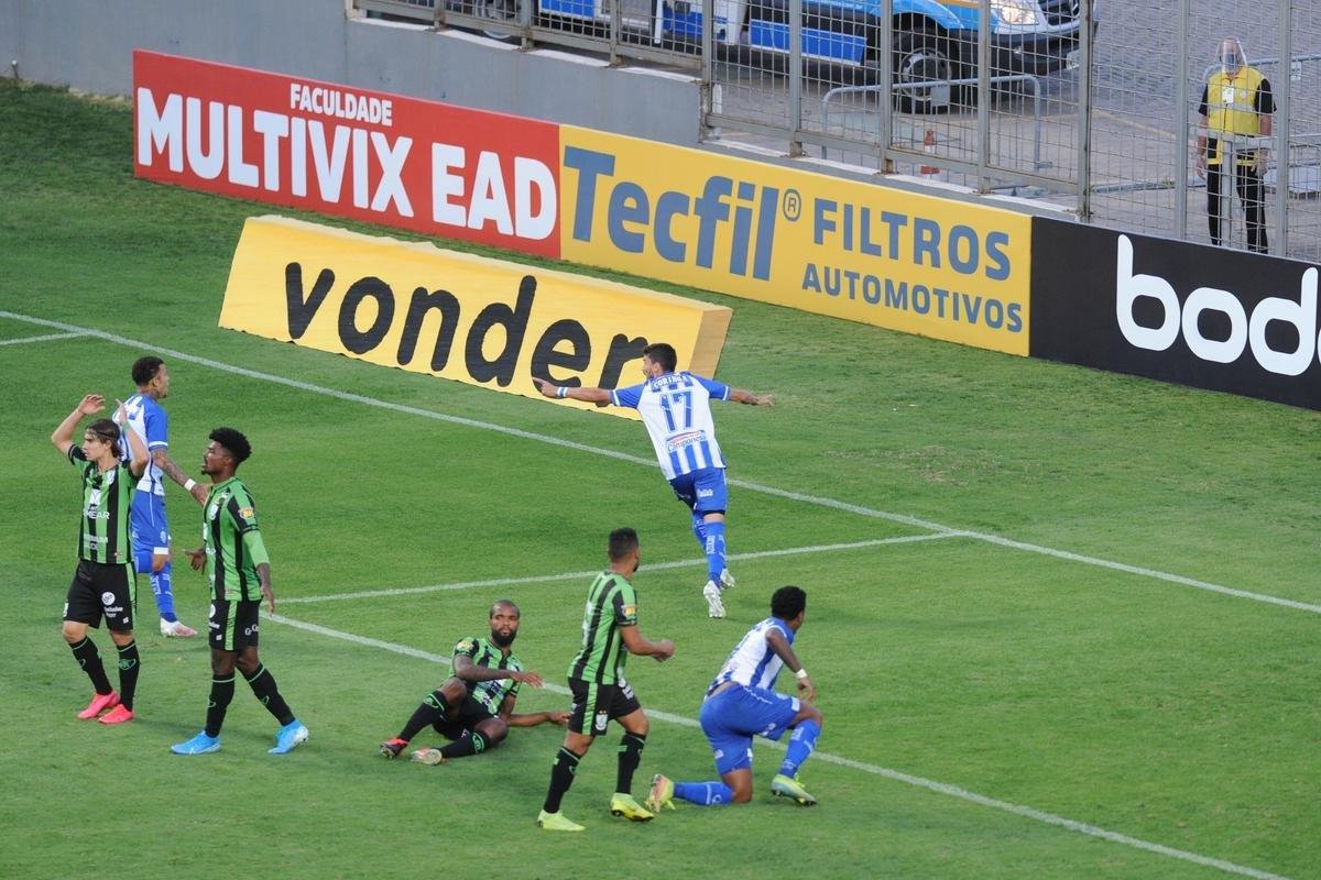 No segundo tempo, o CSA empatou com gol de cabea de Rodrigo Pimpo. Mas, logo depois, Amrica voltou  frente do placar, com gol do zagueiro Messias