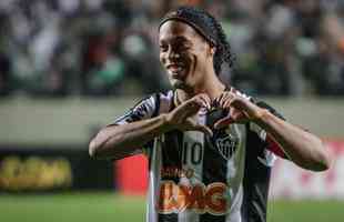 Na semifinal da Copa Libertadores, Ronaldinho bateu o ltimo pnalti contra o Newell's Old Boys e converteu sua cobrana. Depois, viu Victor defender o chute de Maxi Rodrguez e levar o Galo  deciso