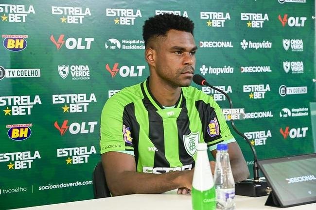 Zagueiro Wanderson  apresentado como reforo do Amrica