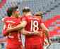 Bayern goleia com 2 de Lewandowski; Reinier desencanta no Dortmund
