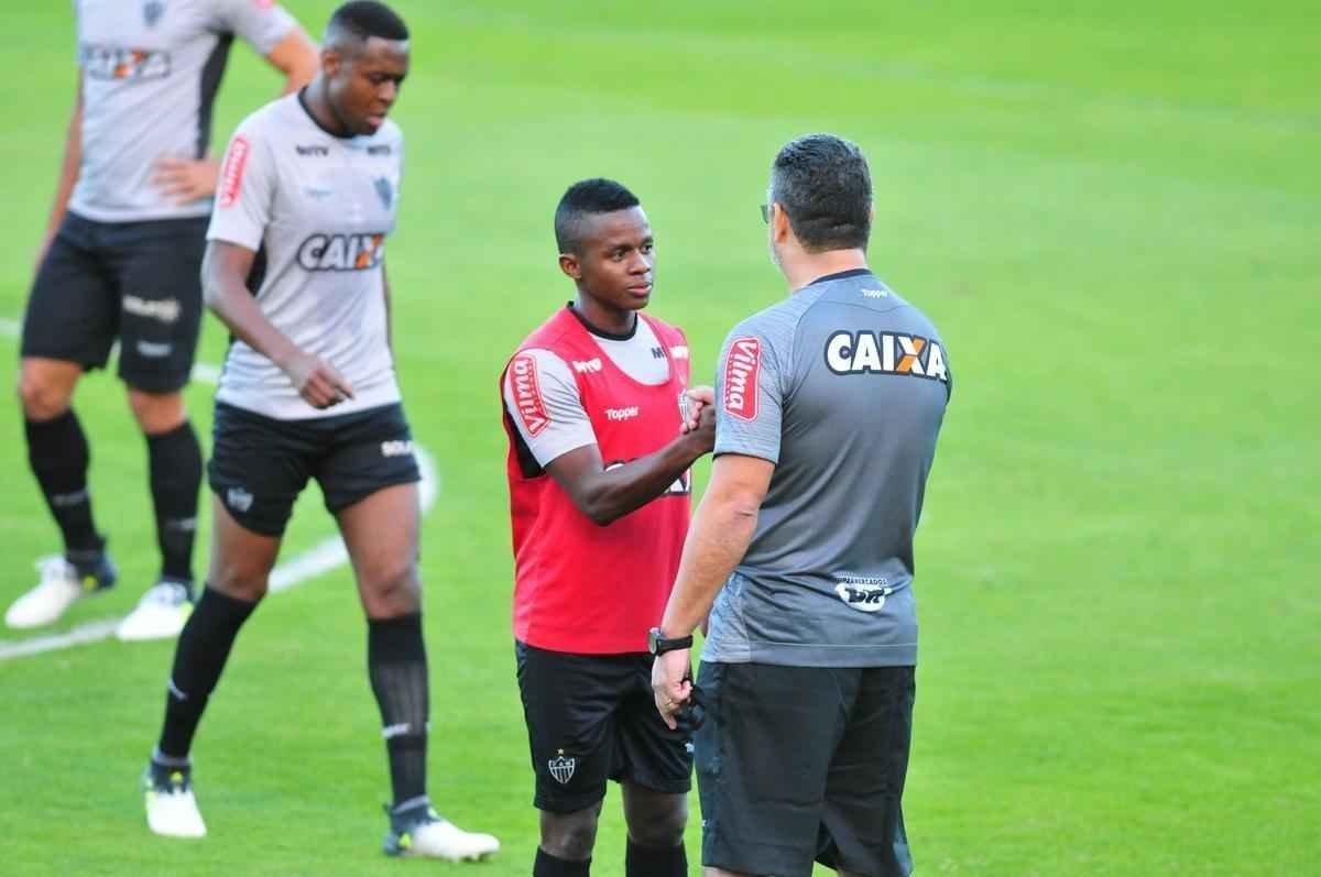 Novo tcnico do Atltico, Rogrio Micale comandou primeiro treino, nesta segunda-feira, na Cidade do Galo