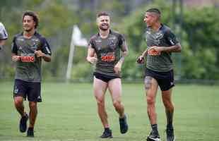 Imagens do primeiro treino de Eduardo Vargas pelo Atltico