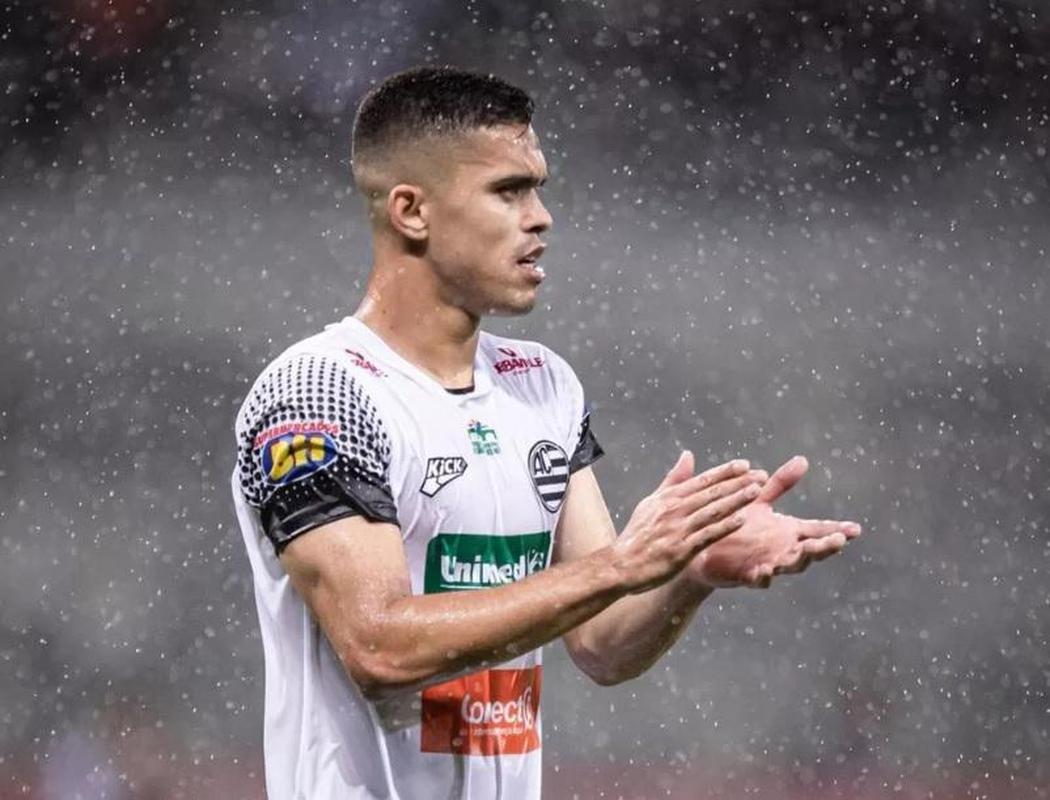 Gois contratou o zagueiro Danilo Cardoso