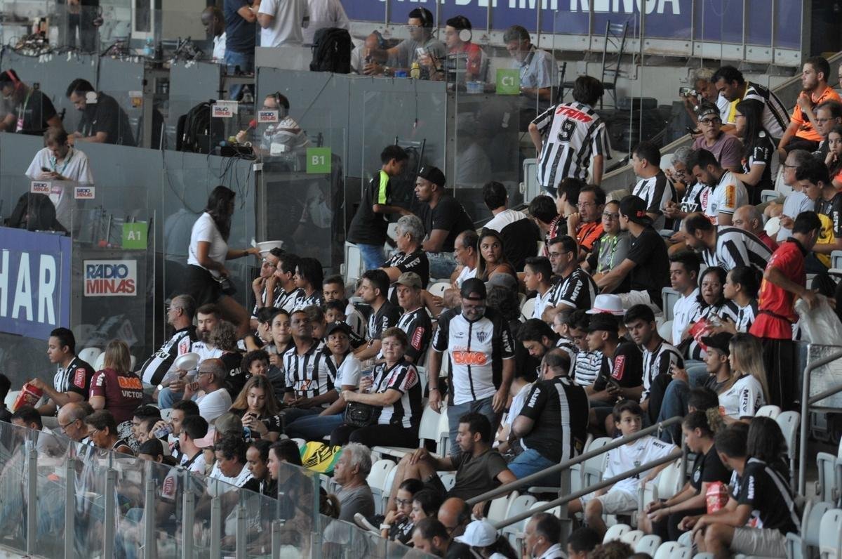 Fotos da torcida do Atltico no Mineiro, na partida contra o Cerro Porteo, pela Copa Libertadores