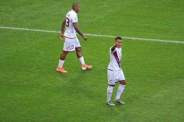 Imagens da partida entre Bolvia e Venezuela