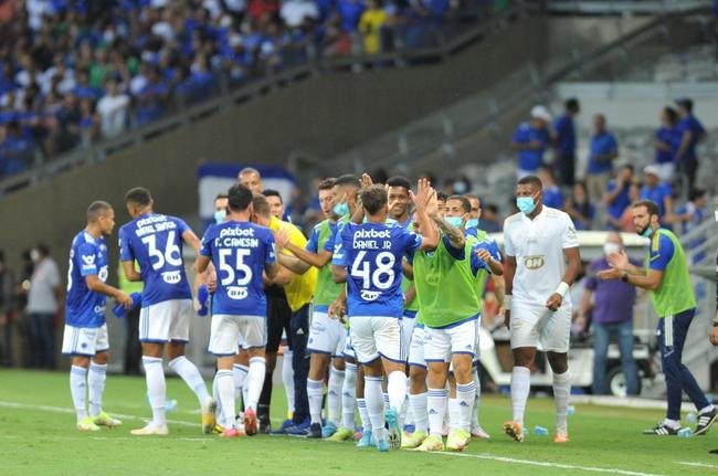 Fotos do jogo entre Cruzeiro e Pouso Alegre