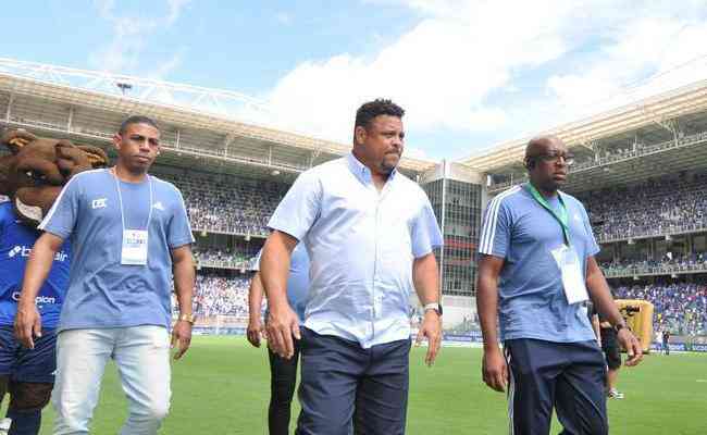 Dono de 90% das aes da SAF do Cruzeiro, Ronaldo foi ovacionado pela torcida celeste neste sbado (28/1), no Independncia