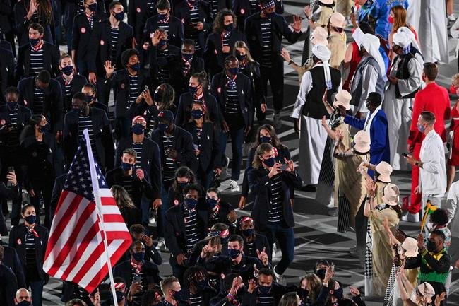 Imagens da cerimnia de abertura dos Jogos Olmpicos de 2020, no Estdio Olmpico de Tquio