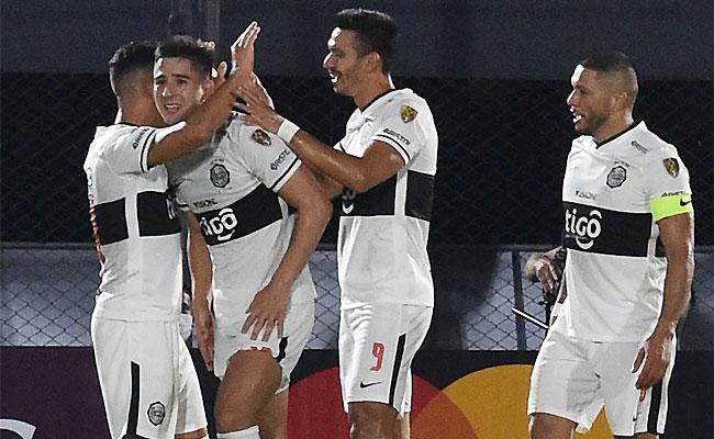 Olimpia faz o dever de casa e sai na frente do Atlético Nacional na Libertadores