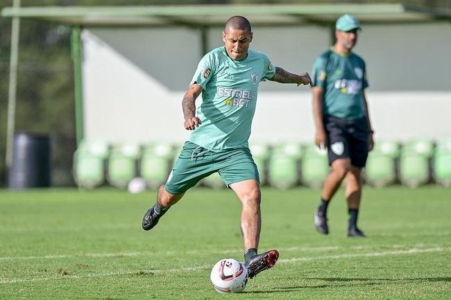 Wellington Paulista: 8 jogos, 5 gols