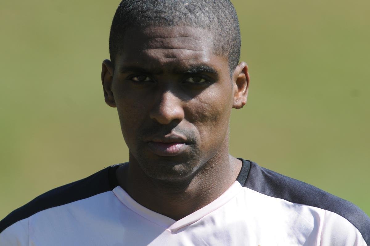 Jonatas Obina - Destaque do Amrica-TO no Mineiro de 2011, foi contratado pelo Atltico para a disputa do Brasileiro. Estreou na derrota por 4 a 0 para o Internacional, na Arena do Jacar. Encerrou sua passagem pelo clube com 11 jogos e dois gols.