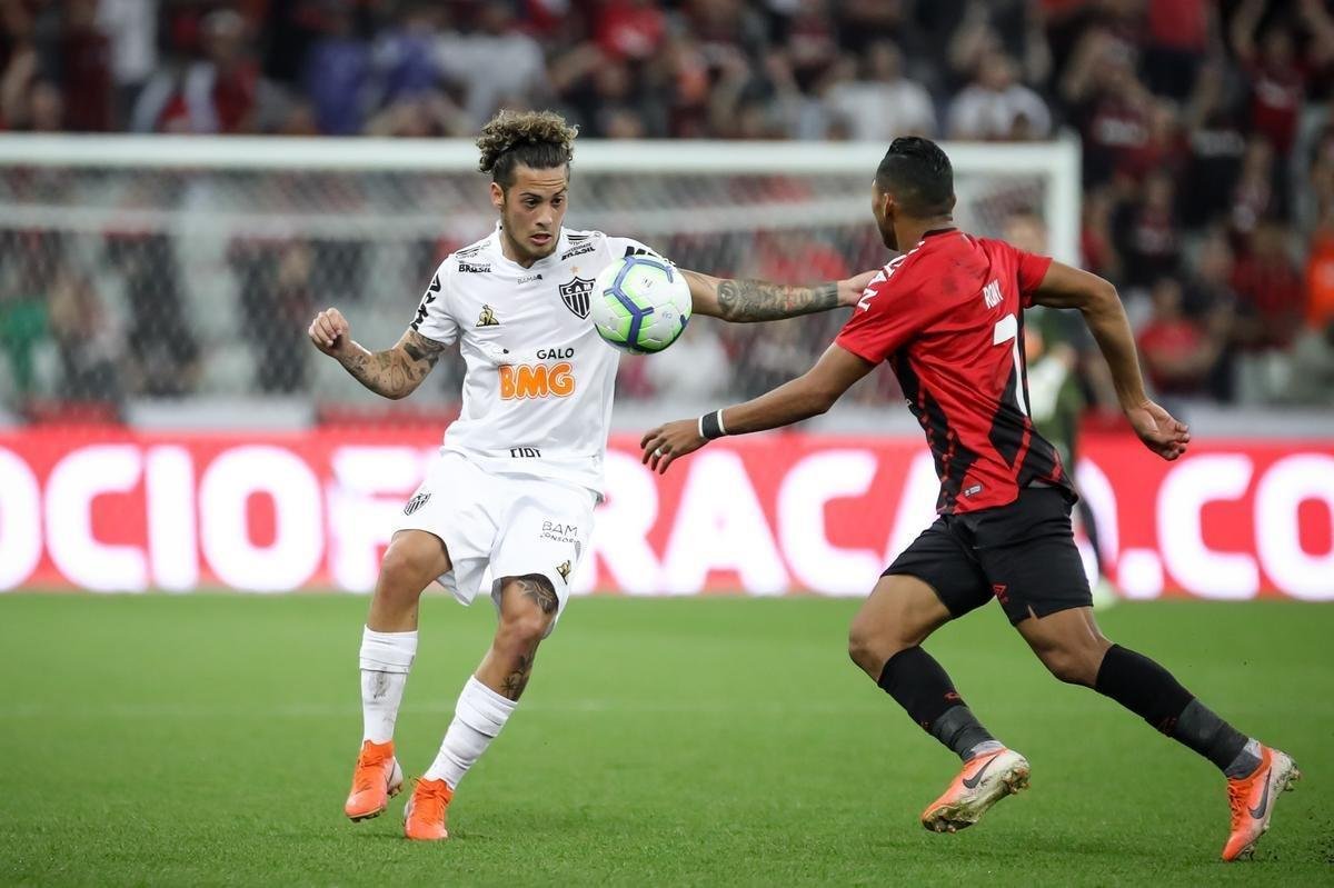 Galo perdeu muitas chances e acabou derrotado pelo xará paranaense