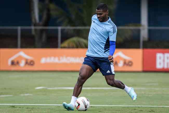 Gilberto é anunciado pelo Cruzeiro após rescisão com o Al Wasl, cruzeiro