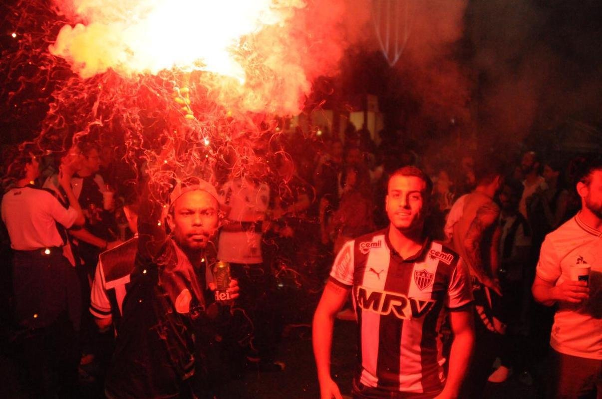Festa da torcida pelo bicampeonato brasileiro do Atltico na sede do clube, no bairro de Lourdes, em BH