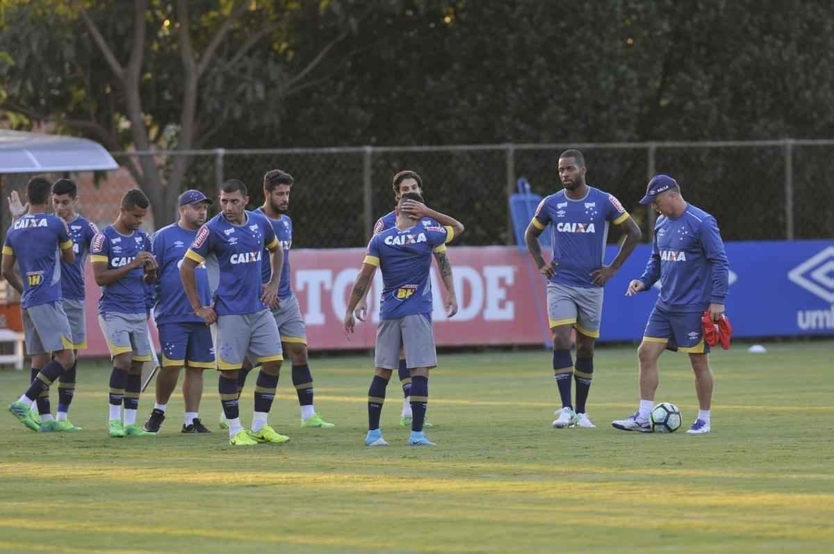 Mano Menezes testou novidades no Cruzeiro para enfrentar o So Paulo na estreia do Brasileiro