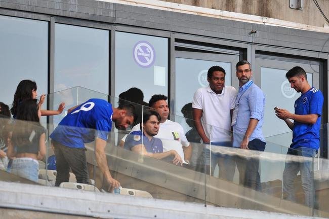 Fotos da torcida do Cruzeiro antes e durante a partida contra o Cricima, neste domingo (4), no Mineiro, pela 28 rodada da Srie B