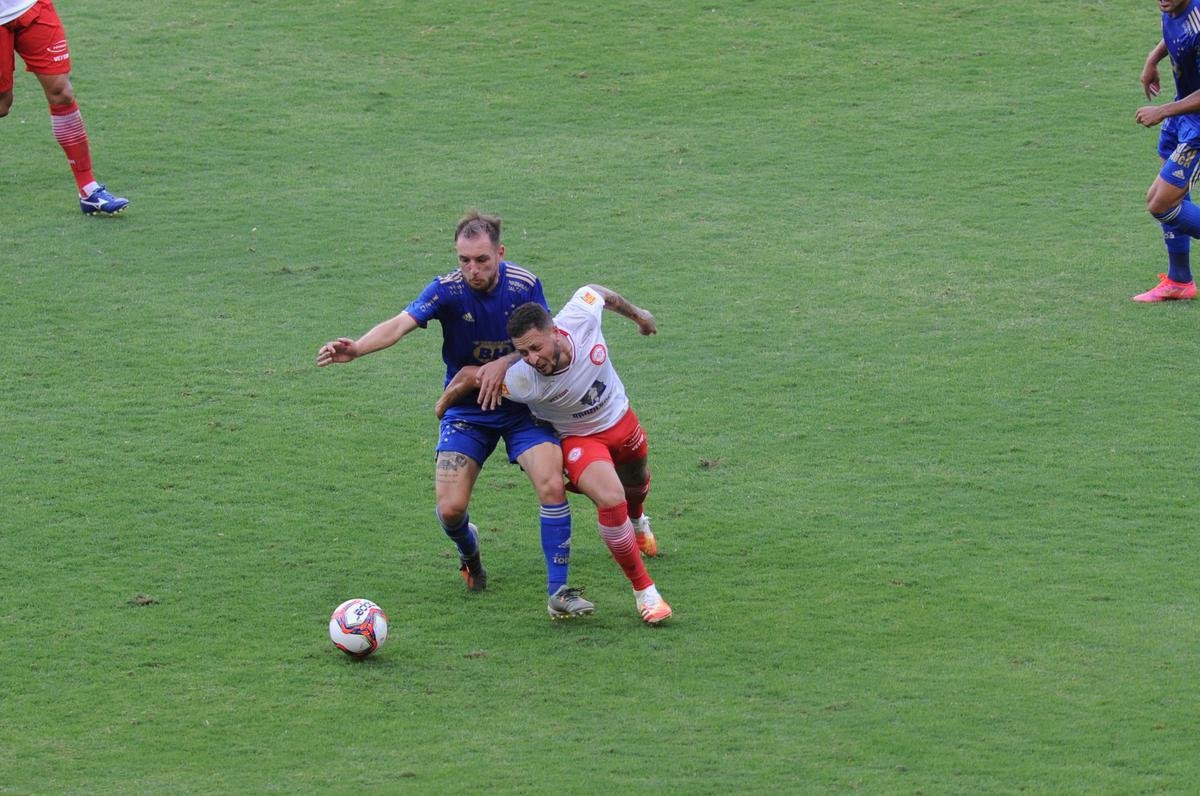 Fotos do empate por 0 a 0 entre Cruzeiro e Tombense, no Mineiro, em Belo Horizonte, pela sexta rodada do Campeonato Mineiro de 2021. Goleiro cruzeirense Fbio pegou um pnalti cobrado por Paulinho Dias e evitou o revs.
