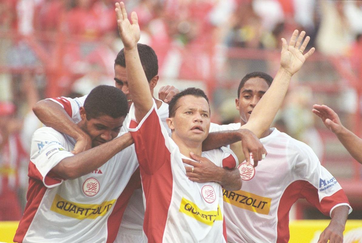 Ex-centroavante do Nutico, Kuki recebeu 1.329 votos para vereador no Recife e no foi eleito.