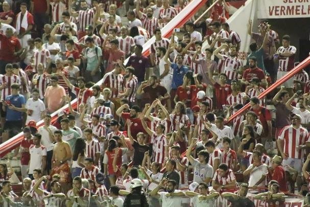 Nutico recebeu o ABC, nos Aflitos, em primeira partida da sequncia em casa e acabou sendo surpreendido aps incio ruim de segundo tempo