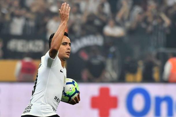 Jádson - O armador, de 35 anos, disputou 51 jogos nesta temporada e marcou 15 gols. Ele tem contrato com o Corinthians até 2020.