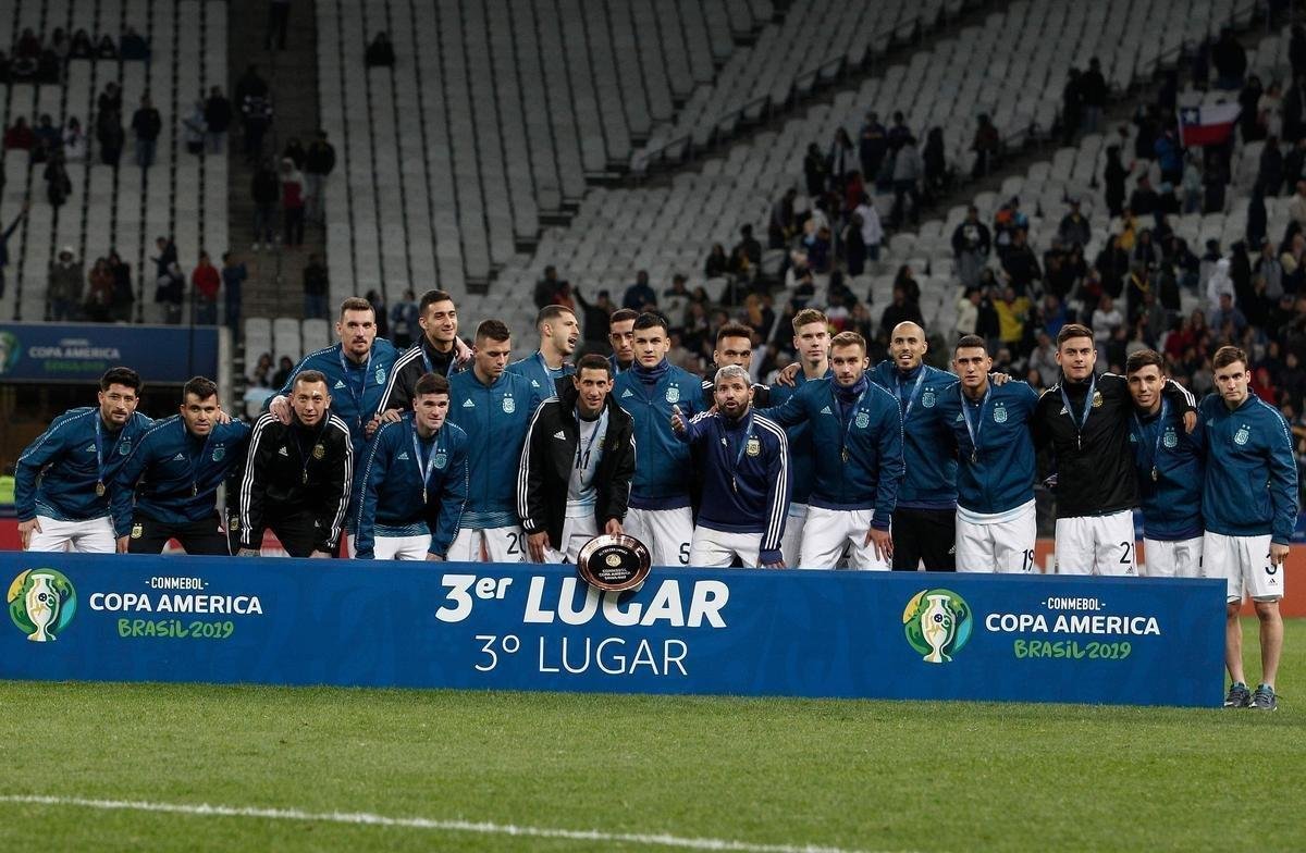 Argentina derrotou Chile por 2 a 1 na Arena Corinthians, em So Paulo, e ficou com a terceira posio da Copa Amrica. Veja fotos das premiaes das duas selees.