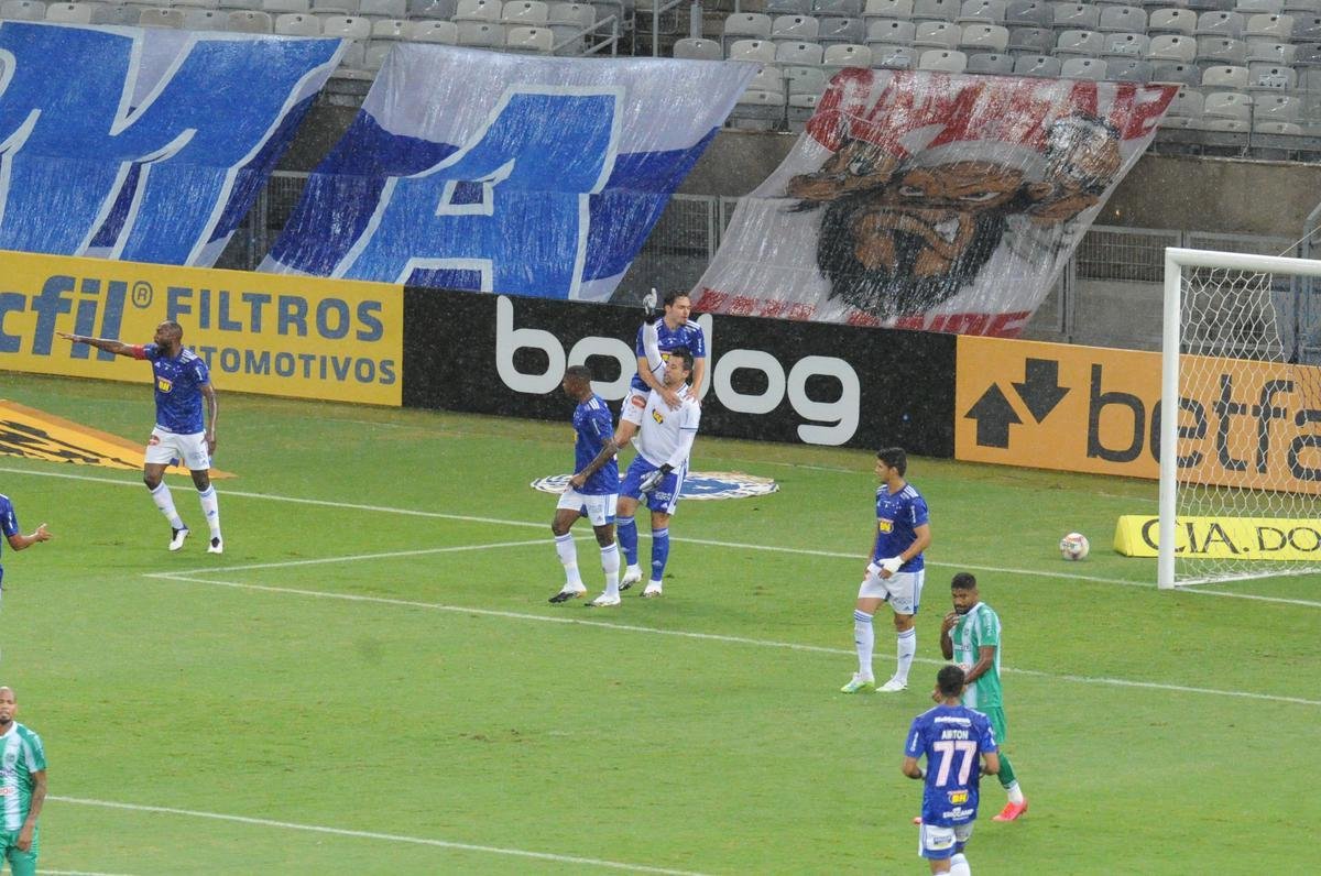 Cruzeiro x Juventude: fotos do jogo desta sexta-feira, no Mineiro, pela 16 rodada da Srie B