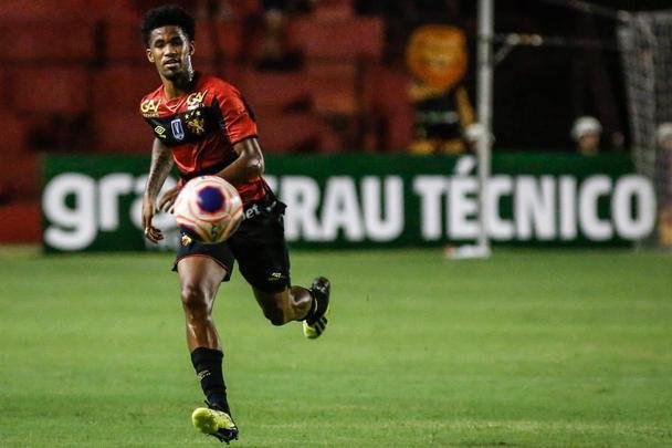 O Sport recebeu o Retrô FC em jogo adiantado da 5ª rodada do Campeonato Pernambucano. A partida marcou a estreia da Ilha do Retiro na temporada 2020