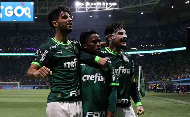 Flaco Lpez, Endrick e Flaco Lpez comemoram a virada do Palmeiras