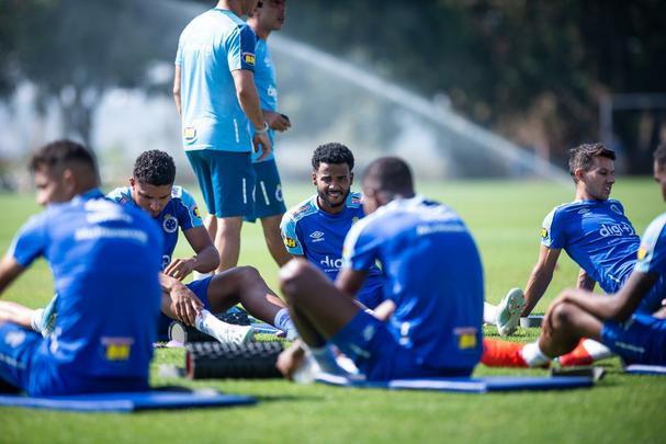 Fotos do treino do Cruzeiro desta sexta-feira, na Toca da Raposa II. Rogério Ceni monta equipe para jogo deste sábado, às 19h, no Allianz Parque, contra o Palmeiras, pelo Campeonato Brasileiro.