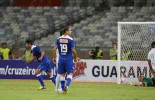 Imagens da partida entre Cruzeiro e Nacional, no Estdio Mineiro