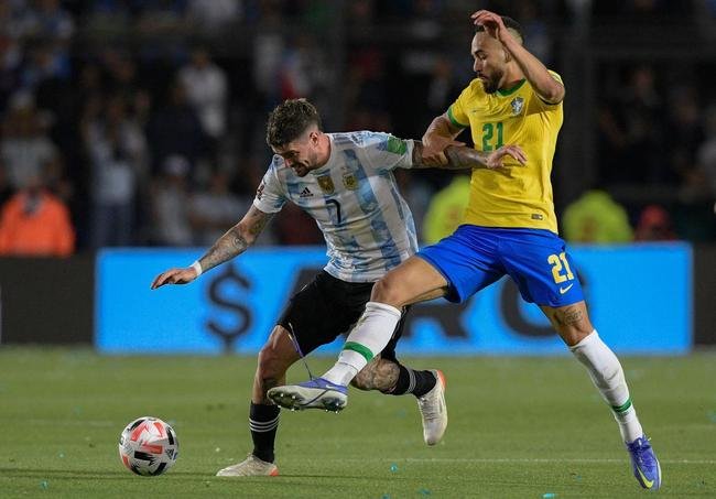 Sem Neymar, Brasil encarou a Argentina em clssico agitado pelas Eliminatrias