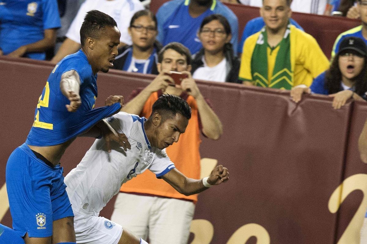 Seleo Brasileira no teve dificuldade para vencer El Salvador no amistoso em Washington