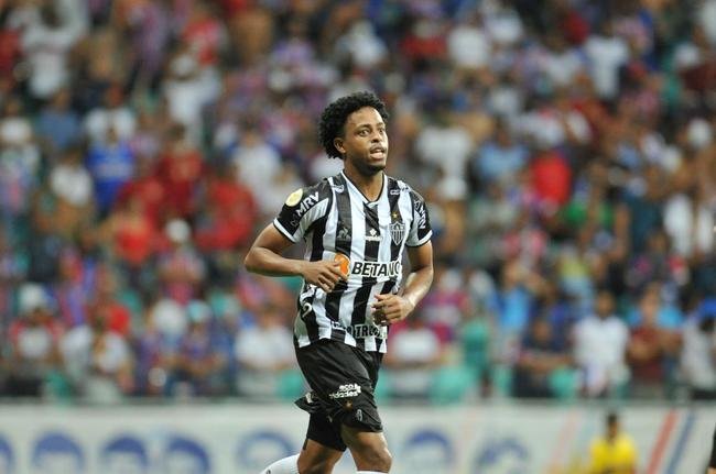 Galo venceu o Bahia de virada, por 3 a 2, com gols de Hulk, de p�nalti, e Keno, em duas finaliza��es perfeitas. Com resultado, clube se sagrou bicampe�o brasileiro ap�s 50 anos