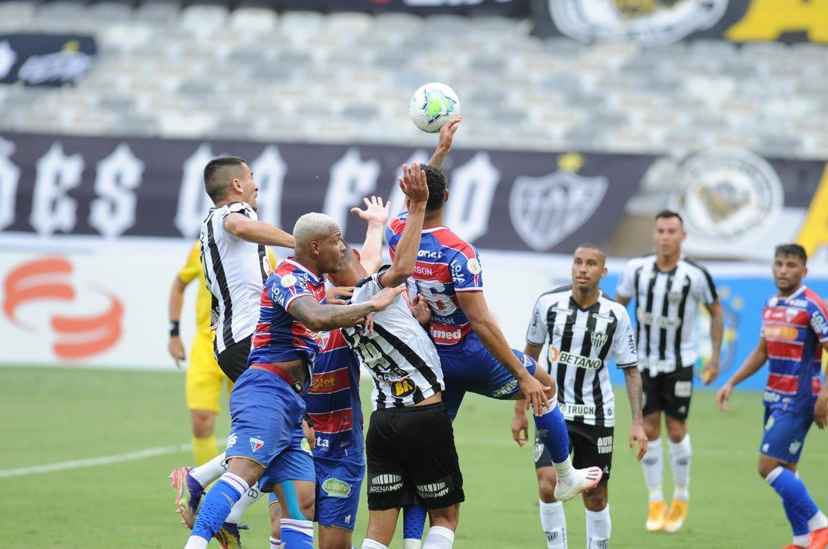 Fotos do duelo entre Atltico e Fortaleza, no Mineiro, em Belo Horizonte, pela 33 rodada do Campeonato Brasileiro