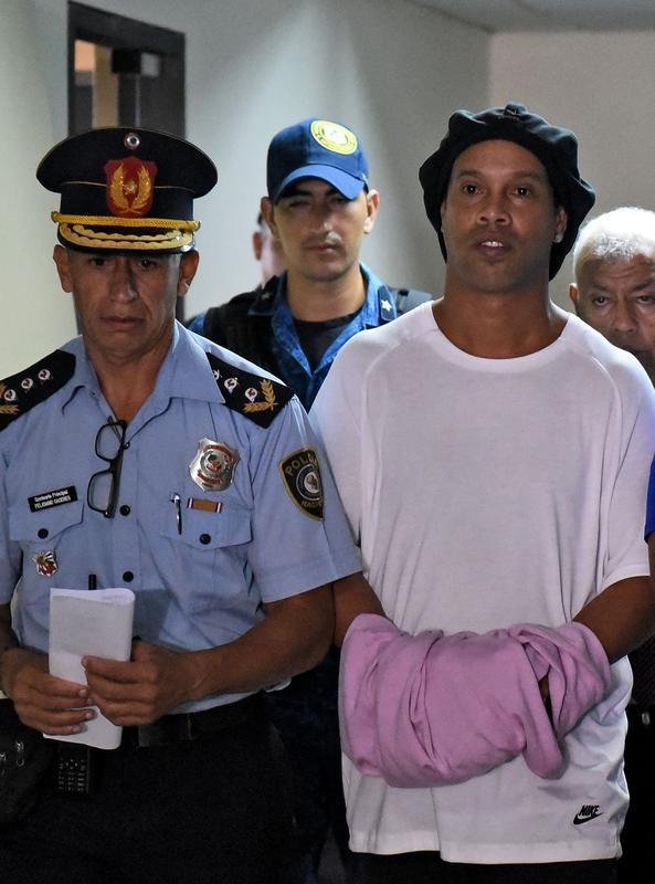 R10 e seu irmo foram presos e so investigados no Paraguai por usar documentos falsos