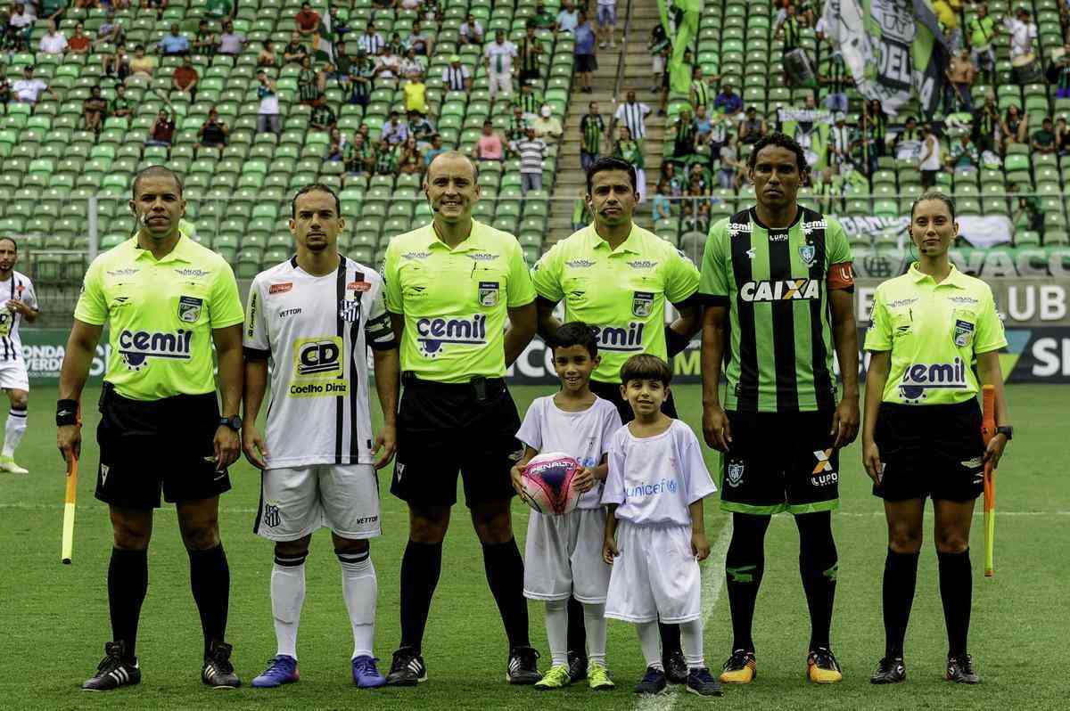 Amrica e Democrata-GV se enfrentaram, no Independncia, pela 9 rodada do Campeonato Mineiro