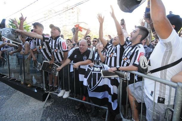 Com festa dos torcedores, Conselho Deliberativo do Atltico aprovou construo do estdio