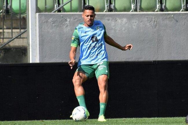 O lateral-esquerdo Joo Paulo teve resultado positivo divulgado pelo Amrica em 2 de outubro, um dia antes da partida contra o Guarani-SP, pela 13 rodada da Srie B do Campeonato Brasileiro. 