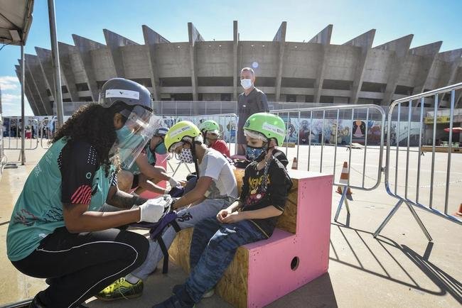 Esplanada do Mineiro tem aulas gratuitas de skate