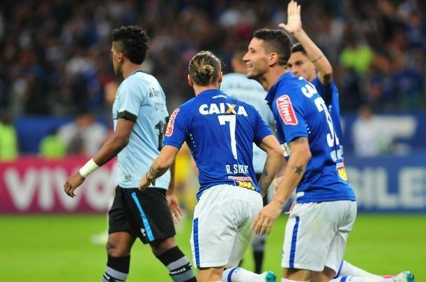 Imagens do jogo entre Cruzeiro e Grmio, pela 8 rodada do Campeonato Brasileiro, no Mineiro