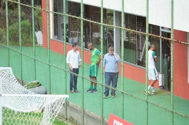 O Amrica se reapresentou nesta quinta-feira para a prxima temporada. Alm de j contar com os reforos, o Coelho mostrou o novo uniforme de treino, da Sparta, marca-prpria do clube
