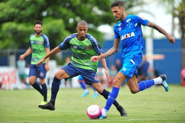 Imagens do jogo-treino entre Cruzeiro e Ipatinga, na Toca da Raposa II, nesta sexta-feira (12/01)