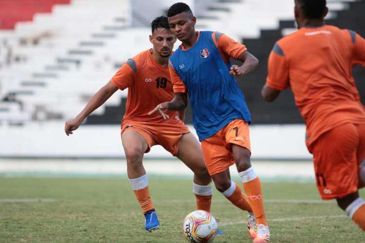 Negueba (atacante) - Emprestado pelo Globo-RN, Negueba foi uma aposta coral aps ser artilheiro da srie C do ano passado, mas, com apenas oito jogos e nenhum gol, deixou o time aps trs meses