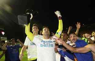 Festa dos jogadores do Cruzeiro no Barrado com a conquista do tricampeonato brasileiro